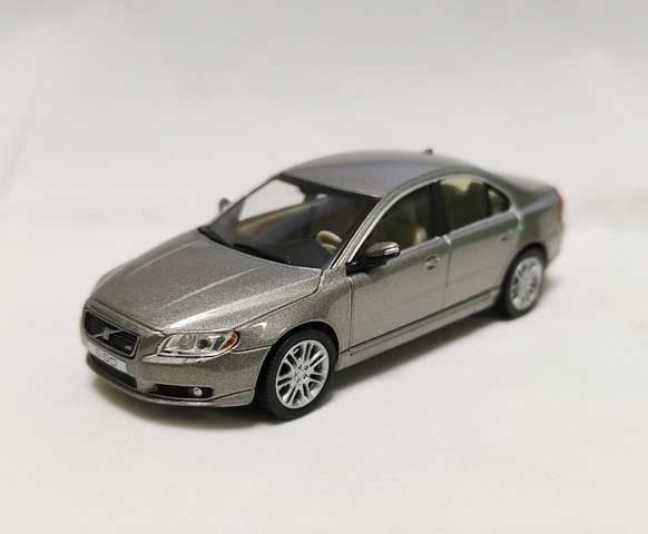 Картинка Коллекционная модель Volvo S80, 1/43 Cararama интернет магазина Масштаб