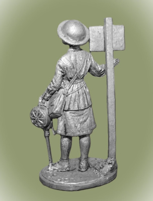 Картинка WWII-035 Девушка - инструктор МПВО с ручной сиреной, 1941-44 гг. СССР  54 мм.  от магазина Масштаб