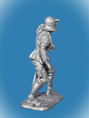 Картинка 265. Оловянный солдатик Артиллерист-наводчик. Зап. Европа, 15 век, 54 мм  от магазина Масштаб