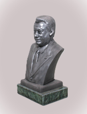 Картинка Бюст Ельцин Б.Н., 1:10  от магазина Масштаб