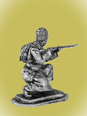 Картинка P-075 Рядовой РИА в шинели, на колене 1915 г., 54 мм, металл  от магазина Масштаб