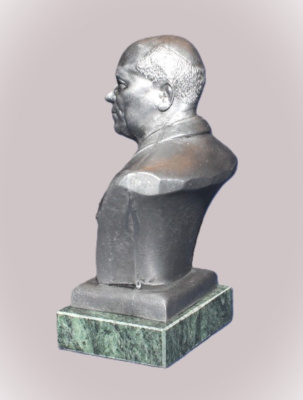 Картинка Бюст Хрущев Н.С., 1:10  от магазина Масштаб