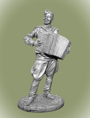 Картинка WWII-018 Оловянная миниатюра Лейтенант Красной Армии с аккордеоном. 1944-45 гг. СССР  54 мм.  от магазина Масштаб