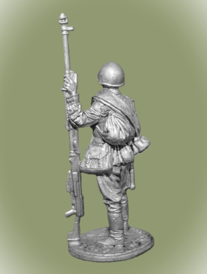 Картинка WWII-063 Красноармеец с противотанковым самозарядным ружьём ПТРС, 1943-45 гг. СССР, 54 мм.  от магазина Масштаб