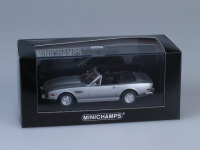 aston_martin_v8_volante.15.product.lightbox