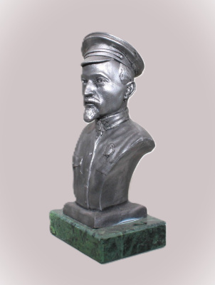 Картинка Бюст Ф.Э. Дзержинский, 1:10  от магазина Масштаб