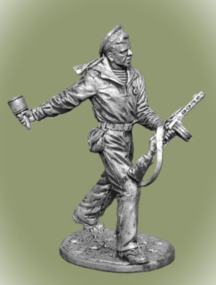 Картинка WWII-060 Краснофлотец с автоматом ППШ и гранатой РПГ-40, 1943-45 гг. СССР, 54 мм.  от магазина Масштаб