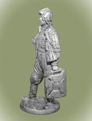 Картинка WWII-077 Танкист с канистрой. Красная Армия, 1941-45гг. СССР, 54 мм  от магазина Масштаб