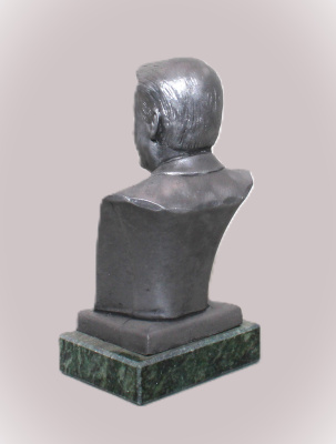 Картинка Бюст Ельцин Б.Н., 1:10  от магазина Масштаб