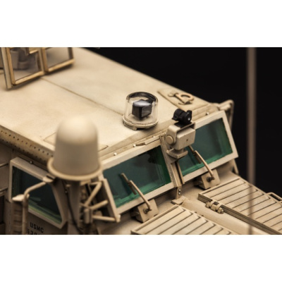sbornaya_model_meng_ss_005_bronetransporter_cougar_6x6_mrap_1_35_1820748_7