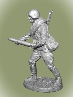 Картинка WWII-068 Красноармеец-артиллерист со снарядом к 76-мм дивизионной пушке, 1941-43 гг. СССР. 54 мм  от магазина Масштаб