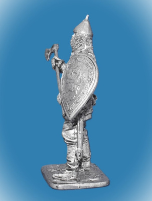 Картинка 274. Оловянный солдатик Русский воин с топором, 14 в., 54 мм  от магазина Масштаб