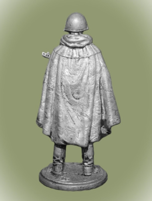 Картинка WWII-061 Автоматчик в каске и плащ-палатке, 1943-45 гг. СССР., 54 мм.  от магазина Масштаб