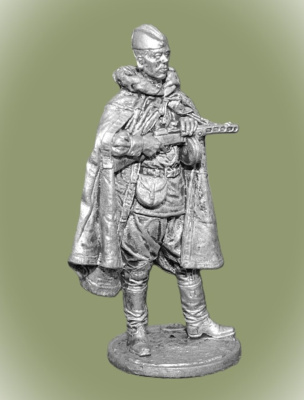 Картинка WWII-062 Красноармеец-автоматчик в плащ-палатке, 1943-45 гг. СССР, 54 мм.  от магазина Масштаб