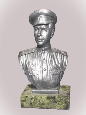 Картинка Бюст "Маэстро" (Леонид Быков), 1:10  от магазина Масштаб