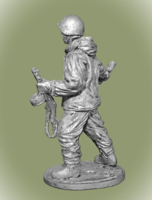 Картинка WWII-011 Автоматчик пехоты Красной Армии в зимнем камуфляже, 1941-45 гг. , СССР ,54 мм.  от магазина Масштаб