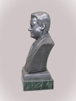 Картинка Бюст Ельцин Б.Н., 1:10  от магазина Масштаб
