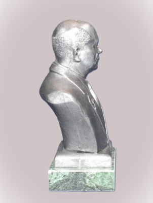 Картинка Бюст Хрущев Н.С., 1:10  от магазина Масштаб