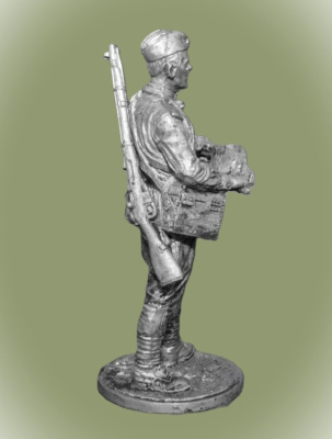 Картинка WWII-066 Красноармеец-связист, пехота Красной Армии, 1943-45 гг. СССР. 54 мм.  от магазина Масштаб