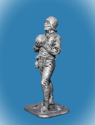 Картинка 251. Оловянный солдатик Артиллерист с ядром, 16 в, 54мм  от магазина Масштаб