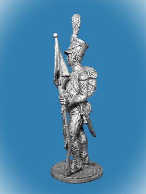 Картинка NAP-082 Сержант карабинеров 8-го лёгкого полка с ротным фаньоном. Франция, 1809-12 гг.  54 мм  от магазина Масштаб