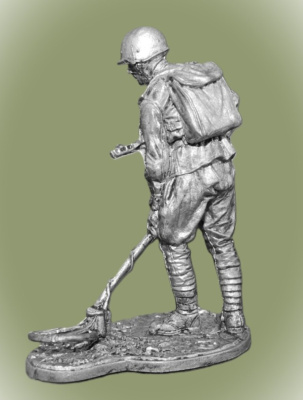 Картинка WWII-058 Сапёр с миноискателем, 1943-45 гг. СССР, 54 мм.  от магазина Масштаб