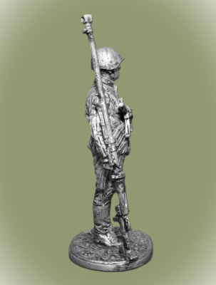 Картинка WWII-004 Оловянный солдатик Наводчик ПТРД младший сержант пехоты РККА, 1943-45 гг., СССР, 54 мм.  от магазина Масштаб
