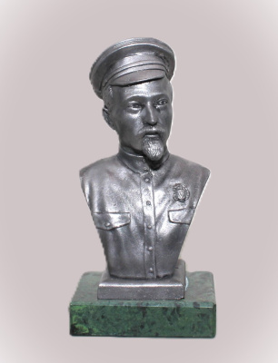 Картинка Бюст Ф.Э. Дзержинский, 1:10  от магазина Масштаб