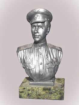 Картинка Бюст "Маэстро" (Леонид Быков), 1:10  от магазина Масштаб