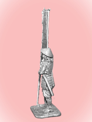 Картинка 181. Оловянный солдатик Асигару-знаменосец, 1600 г, 54мм  от магазина Масштаб