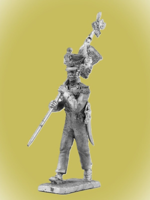 Картинка P-268 Знаменосец 4-го пехотного полка Герцогства Варшавского, 1809-1812г. , 54 мм, металл  от магазина Масштаб